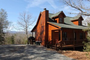 House, upper driveway, and mountain view. Lots of parking. 