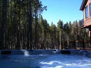 Ski out from the hot tub.  Ski in; and take a hot tub!!