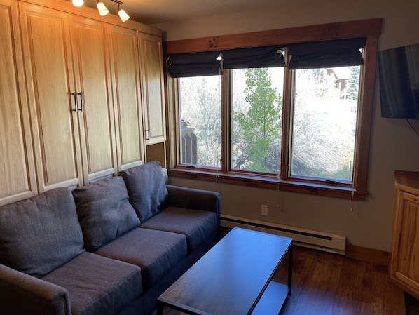 Corner unit has good light