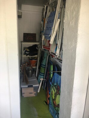 Porch cubby w/BeachChairs, BoogieBoards, sand pails, GiantNinja, CornHole +++