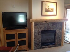 Brand new 42" flat screen with Blu-Ray player and Apps!
