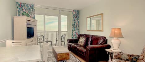 Oceanfront Living room