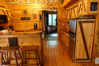 Stunning Door County Cabin In The Woods, Wi-Fi, Firepit, Fireplace, Game Room