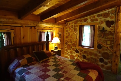 Stunning Door County Cabin In The Woods, Wi-Fi, Firepit, Fireplace, Game Room