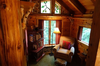 Stunning Door County Cabin In The Woods, Wi-Fi, Firepit, Fireplace, Game Room