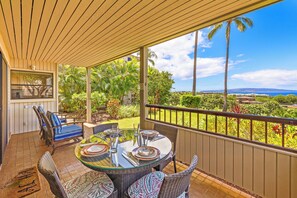 Lanai Dining and Ocean View