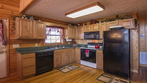 Fully Equipped Kitchen, Pot's N Pan's,Dinnerware,Silverware,Crockpot,Elec Skille