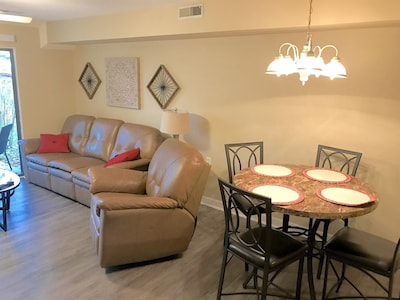 Comfy condo! Wilshire area of Fairfield Glade: King Bed, WiFi and more!