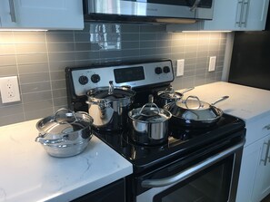 Brand new stainless cookware. 