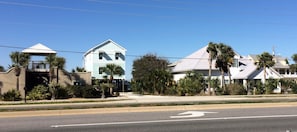 Street view from front yard of Mermaid Beach House