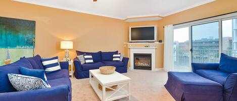 Very large family room to seat plenty comfortably. 