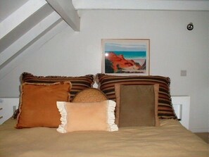 King  bed, loft