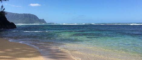 Walk to Hideaway Beach from the Aloha House