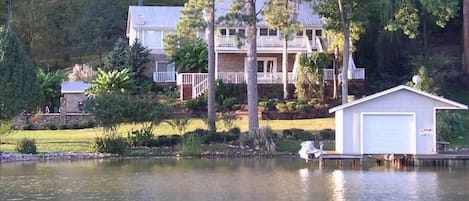 Guntersville Lake , Vacation Rental, Greenwood Lake House,
Lake Guntersville 