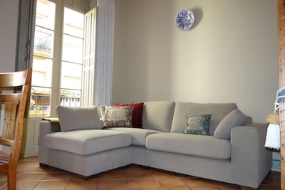 LAST MINUTE OFFER, Cozy apartment for exploring on foot Malaga Historical Centre