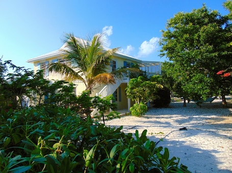 Two storey, two bedroom villa with 3 bathrooms and a spacious living area.