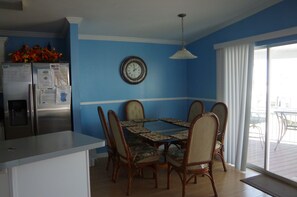 Dining Room with seating for 6