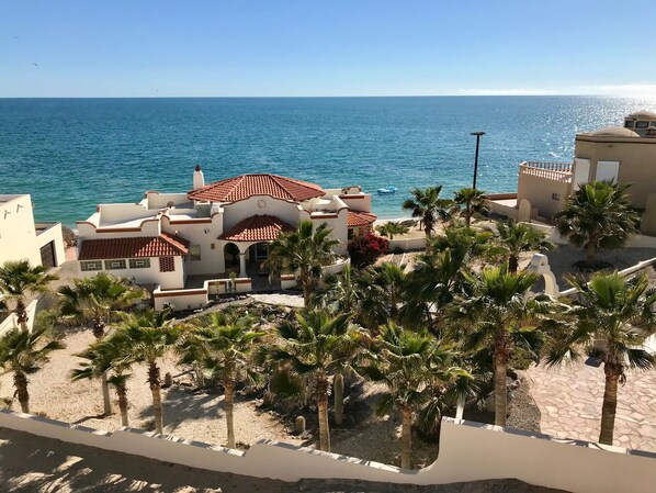 Spectacular Ocean Front Villa In Rocky Point MX