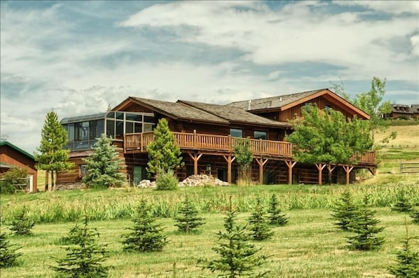 Comfy Country Condo (West) on 10 Acres between Bozeman & Big Sky ...