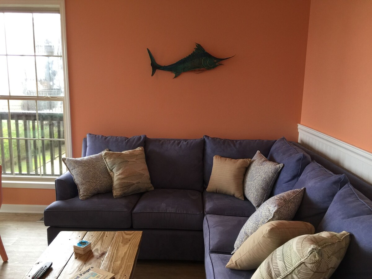 Spectacular Direct Oceanfront 2BR Condo in Emerald Isle NC Ocean Reef 7B1