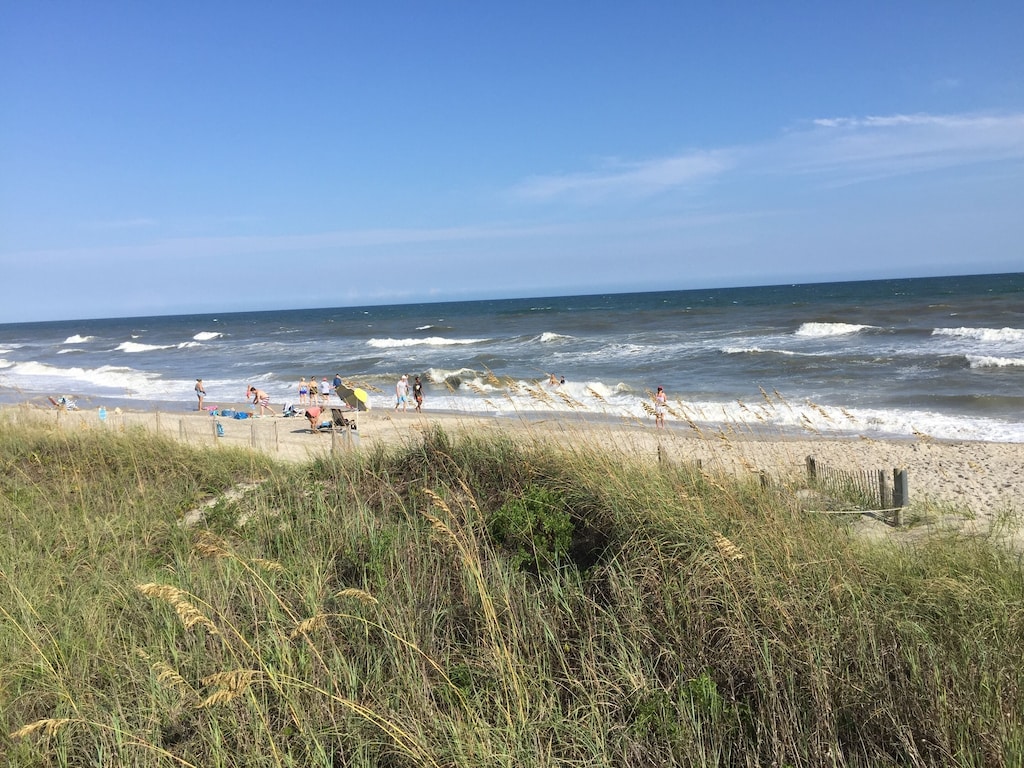Spectacular Direct Oceanfront 2BR Condo in Emerald Isle NC