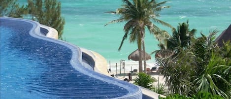 Rooftop Infinity Pool with Views to Cozumel