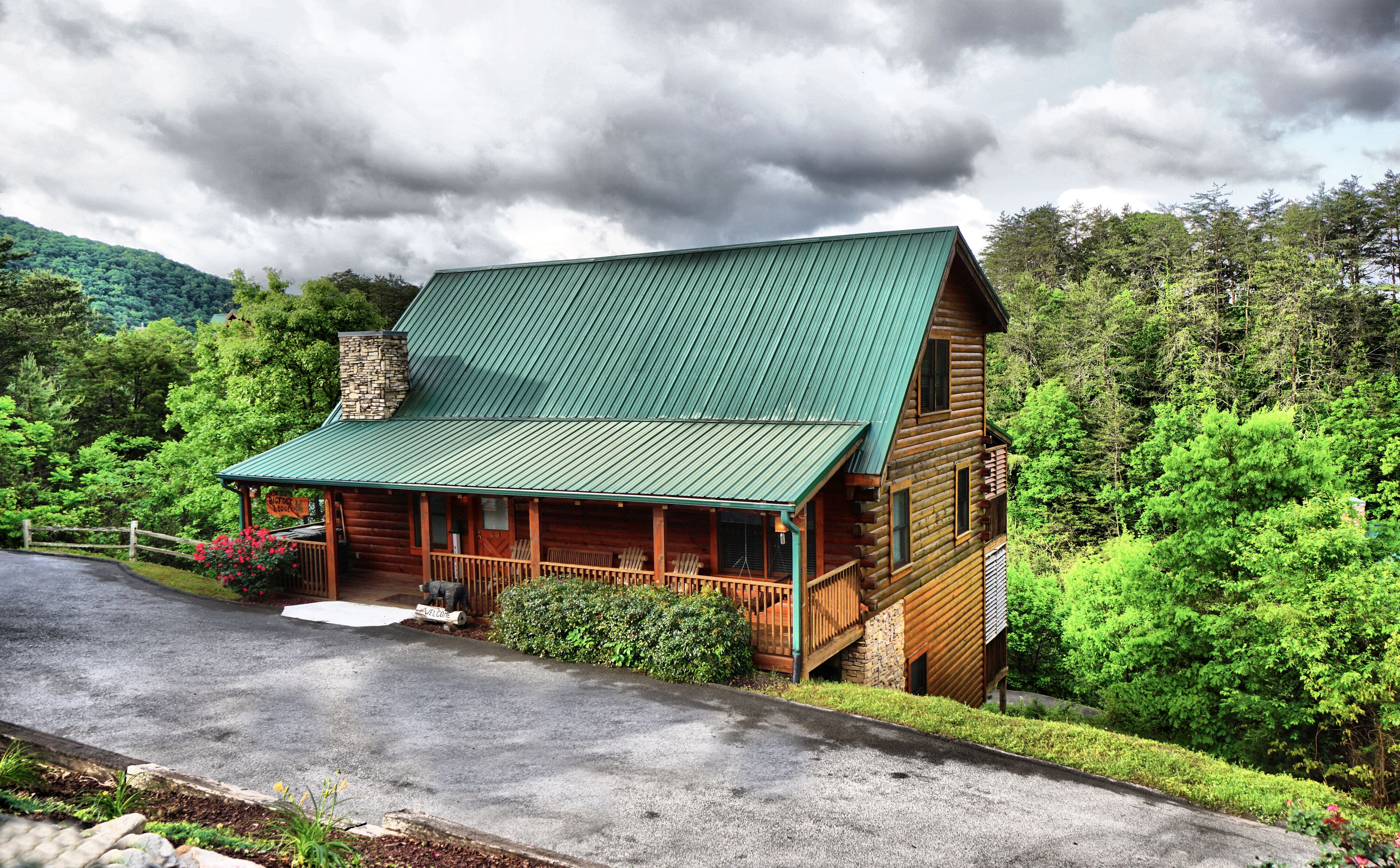 Bigfoot Lodge: Theater - Game Room - Prime Pigeon Forge Location - Easy Drive - Pigeon Forge | Vrbo Bigfoot Lodge: Theater - Game Room - Prime Pigeon Forge Location - Easy Drive - Pigeon Forge | Vrbo