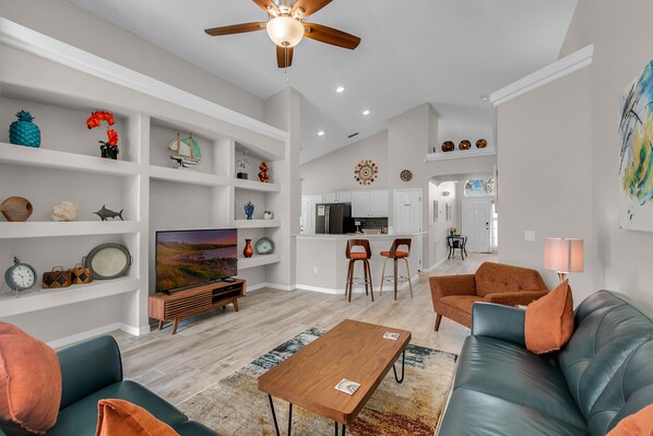 Recently upgraded family room and 
kitchen