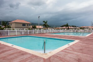 Utomhuspool