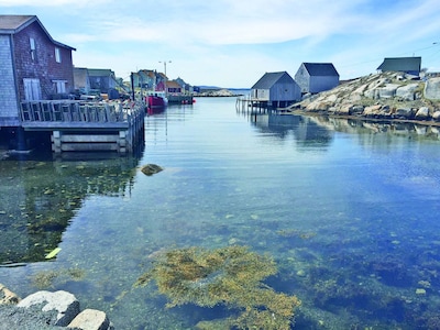 Oceanside Cottage, Spectacular Sunsets, near Peggy's Cove