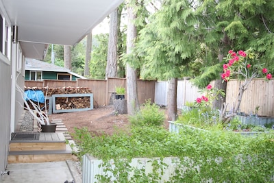 Beachfront House In Sechelt