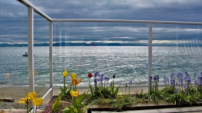 Beachfront House In Sechelt