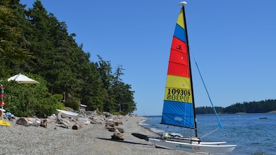 Beachfront House In Sechelt