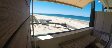 La terrasse et la vue exceptionnelle.