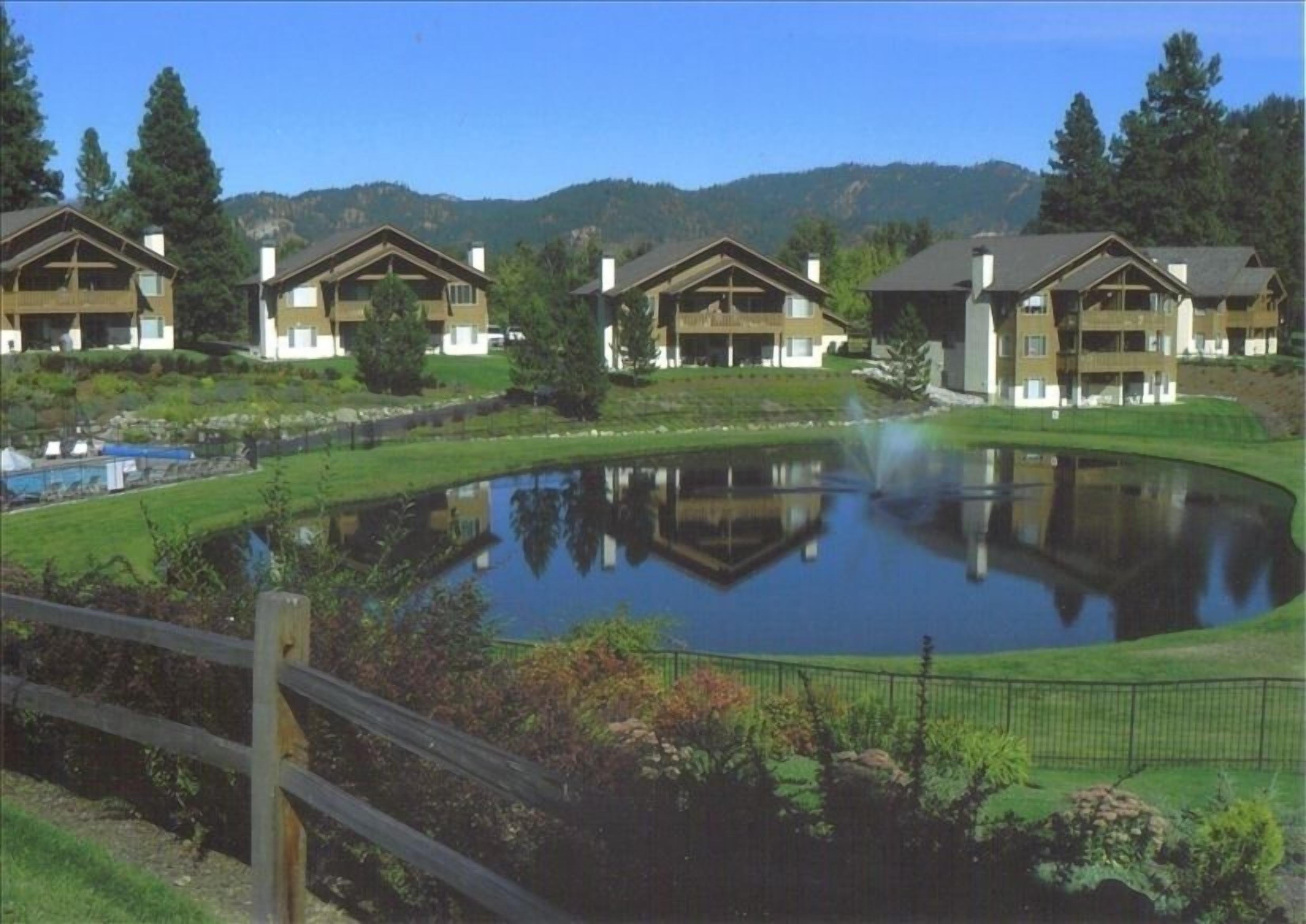 Spring & Summer in Leavenworth! Pools, hot tub. Huge, view Spring & Summer in Leavenworth! Pools, hot tub. Huge, view