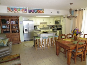 KITCHEN AND DINING WITH DIRECT BEACHVIEW