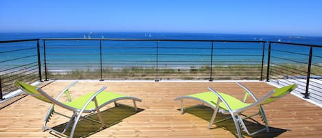 Vue sur mer spectaculaire, face à l'une des plus belles plages de Bretagne