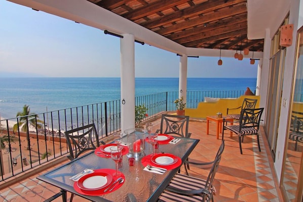 Dine And Relax On The Terraza Morning And Night. Wonderful!!