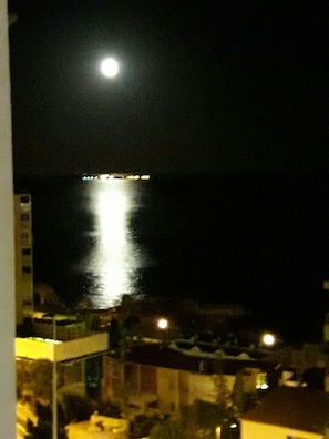 Desde terraza Tabarca con Luna llena