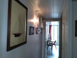  Petit couloir d’accès au T1Bis
