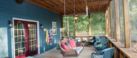 Screened porch downstairs 