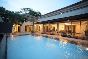 Utomhuspool