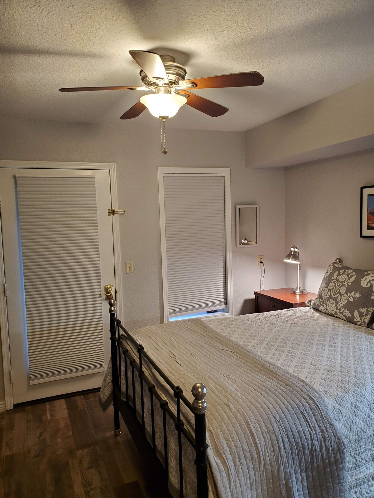 SUMMER FUN! WALK-OUT PATIO/ADJ RIVER TRL/HOT TUB/POOL/VIEWS/WALKABLE!!
