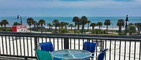 Oceanview from 450 sq ft deck!