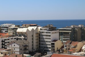 Vista para praia/oceano