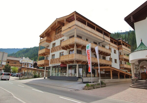 Holiday Home Exterior [summer]