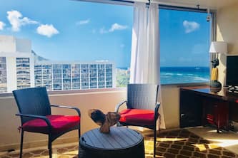 Foster Twr NEW REMODEL 1 BR/1BA Lanai 25th Floor Panoramic View Ocean & Mountain