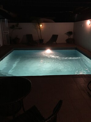 Pool @ night 2