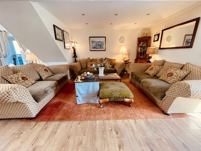 Spacious 4* rural cottage stunning views Ceres ,Nr.St.Andrews 