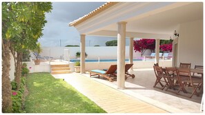 Exterior pool/dinning area